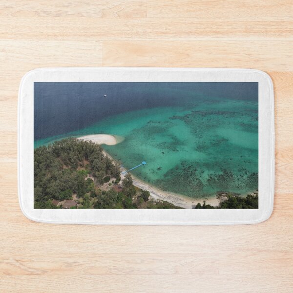 Artikelvorschau, Drohnenblick auf Koh Lipe Adang – Türkis trifft Tropen entworfen und verkauft von TravelLensPro.