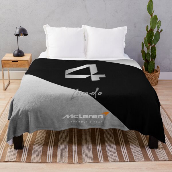 Artikelvorschau, F1 2025 Lando Norris Chrom-Finish Schwarz und Orange entworfen und verkauft von Pink Polar F1.