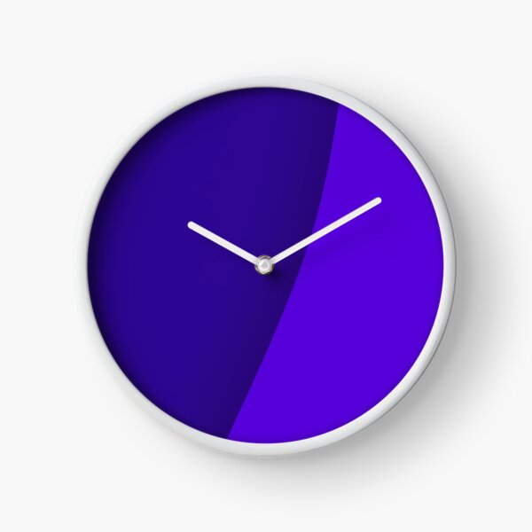 Fluid brilliance emerges from shifting light Clock