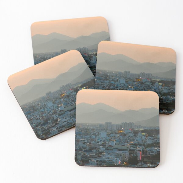 Artikelvorschau, Blick auf die Stadt Nha Trang bei Sonnenuntergang entworfen und verkauft von WorldScenery.
