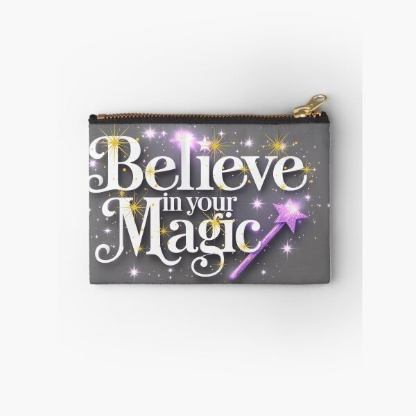 Item preview, Crois en ta magie – Citation positive inspirante. Believe in Your Magic – Motivational Quote Design designed and sold by Drawingshirts.