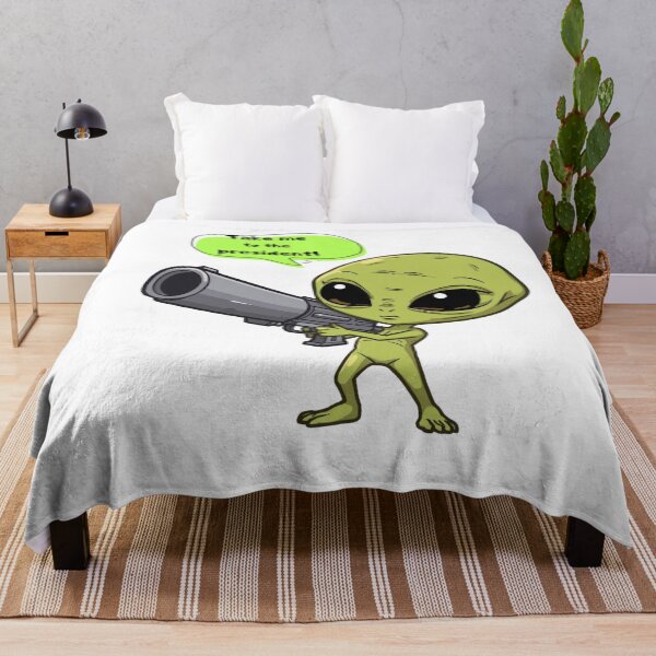 Artikelvorschau, Lustiger Cartoon-Alien mit riesiger Sci-Fi-Waffe – Take Me to the President entworfen und verkauft von MiraDesignCo.