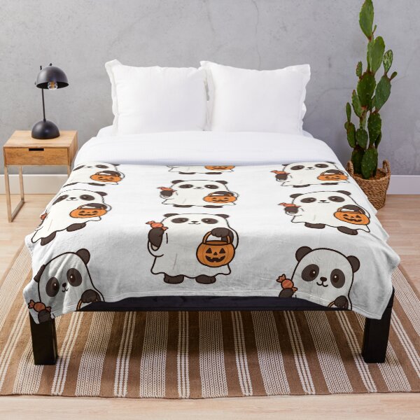 Aperçu de l'œuvre Fantôme panda mignon de dessin animé tenant des bonbons créée et vendue par Confuzz1ed.