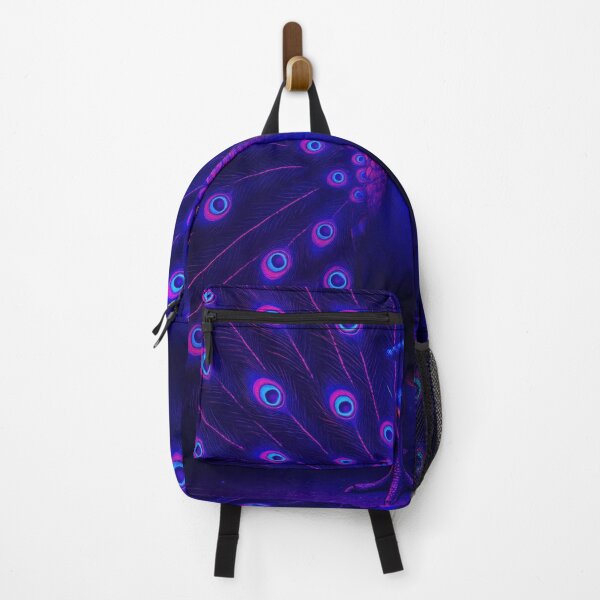 Artikelvorschau, Leuchtender Neon-Pfau – Cyberpunk Kunstprint in Blau und Violett entworfen und verkauft von BreakingWorse.