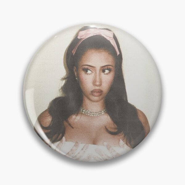 Artikelvorschau, Kali Uchis entworfen und verkauft von flufffycows.