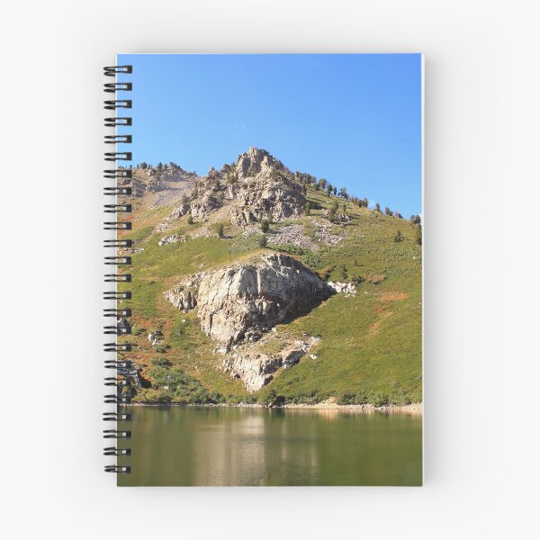 Artikelvorschau, Humboldt-Gebirge mit See entworfen und verkauft von Brenda's Images.