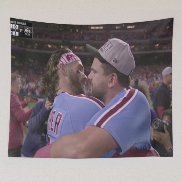 Artikelvorschau, Der Kuss entworfen und verkauft von PhuckinPhillies.