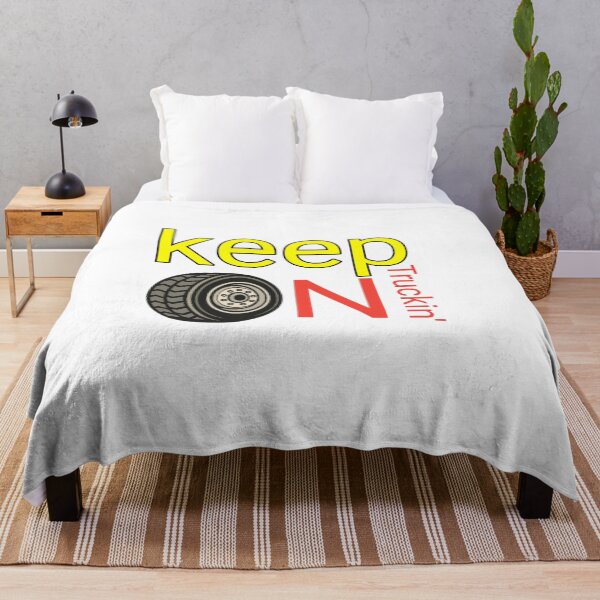 Artikelvorschau, Keep On Truckin‘ Wheel Grafik – Trucking Bekleidung entworfen und verkauft von SHOP SOUS⭐⭐⭐⭐⭐.