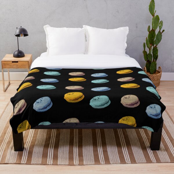 Artikelvorschau, Macarons in vier Farben – Süße und farbenfrohe Pop-Art | Macaron in Quattro Colori – Pop Art Dolce e Colorata | Macarons in vier Farben – Pop Art Doux et Coloré entworfen und verkauft von LenaBlueDesigns.