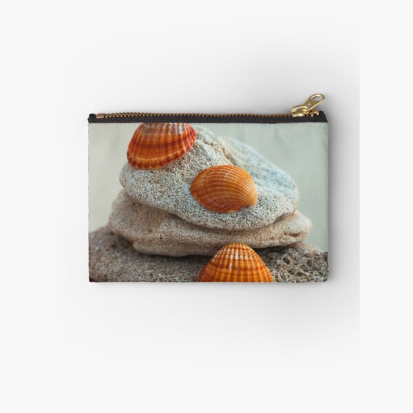 Artikelvorschau, Muscheln auf Kieselsteinen entworfen und verkauft von assaf.