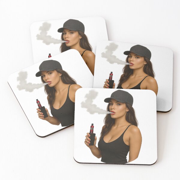 Aperçu de l'œuvre Vape Queen – Femme avec de la fumée de vape créée et vendue par House of Taste Designs.