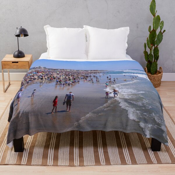 Artikelvorschau, Belebter Strand entworfen und verkauft von heatherfriedman.