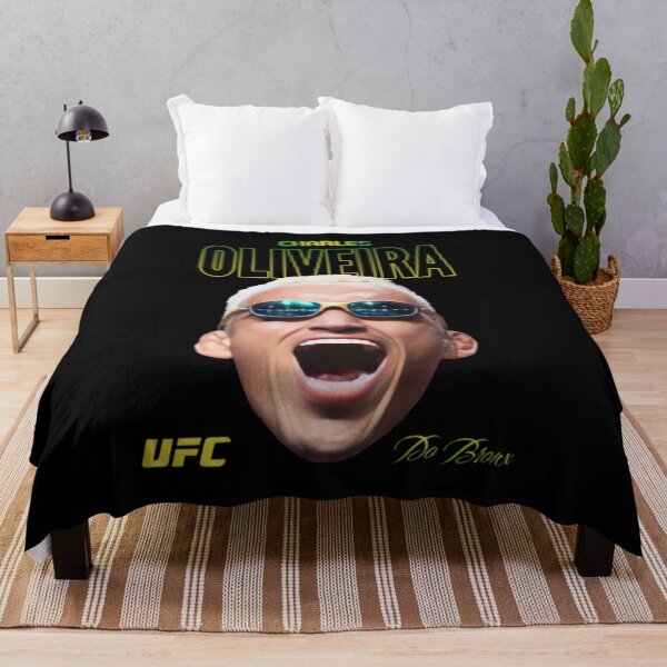 Artikelvorschau, Charles Oliveira bei Bronx UFC entworfen und verkauft von JeyVel.