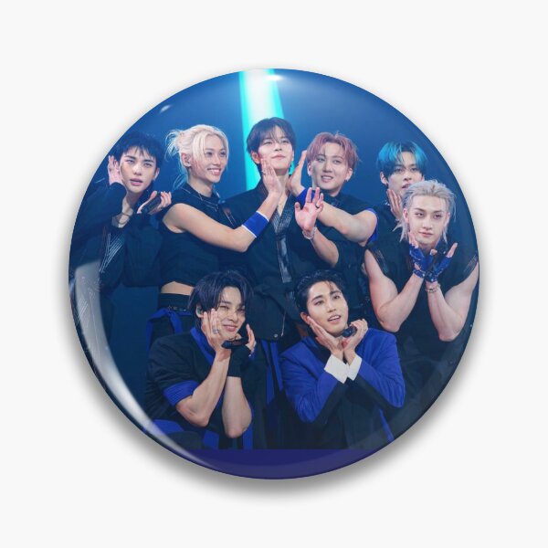 Item preview, Ceremonia de karma de Stray Kids lovestay hearts SKZ ot8 imagen grupal regreso bang chan lee know changbin hyunjin han felix seungmin IN stay skzoo kpop designed and sold by Kpop-Noona.