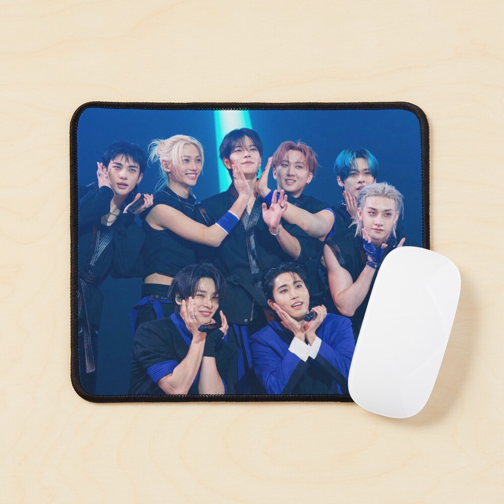 Stray Kids Karma Ceremony lovestay hearts SKZ ot8 group image