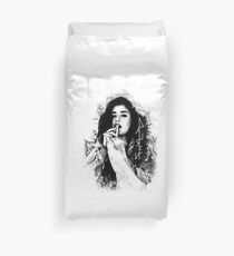 Funda nórdica Lauren Jauregui logotipo blanco y negro