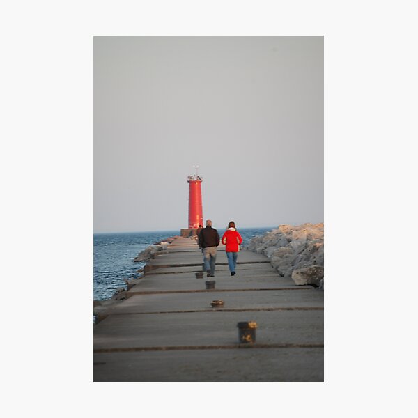 Artikelvorschau, Walking the Pier entworfen und verkauft von Elizabeth  Cortez.