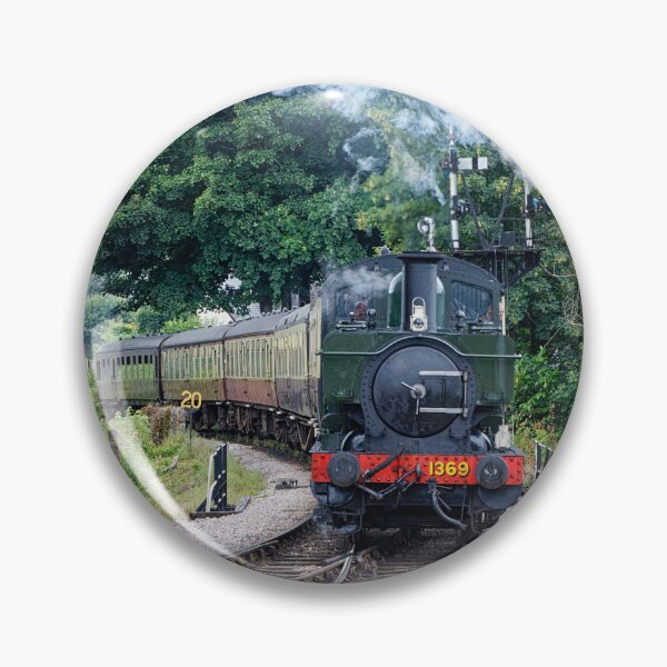 Artikelvorschau, Dampflok 1369 der Great Western Railway am Bahnhof Buckfastleigh in Devon, England, Großbritannien entworfen und verkauft von John Gilham - Landscape Photography.