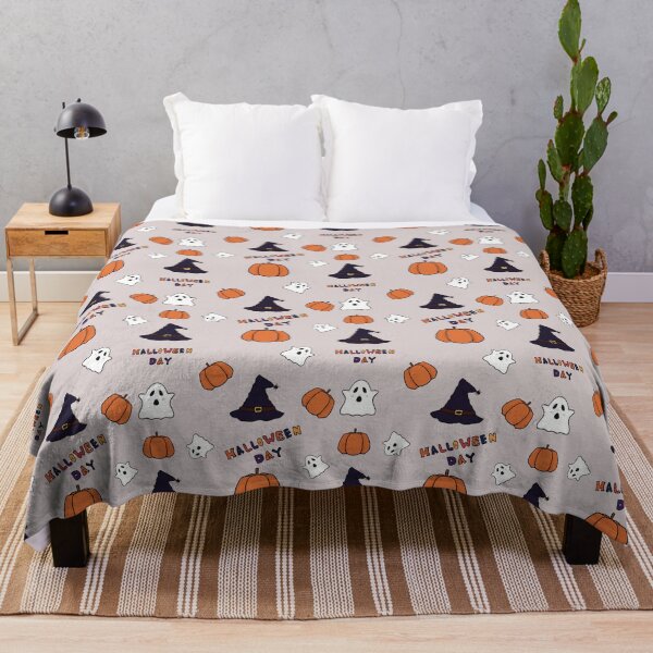 Artikelvorschau, Niedliches Halloween-Muster mit Geistern, Kürbissen, Hexenhüten und dem Text „HALLOWEEN DAY“. Perfekt für Dekorationen, Drucke oder Stoffdesigns. entworfen und verkauft von NorikoRabbit.