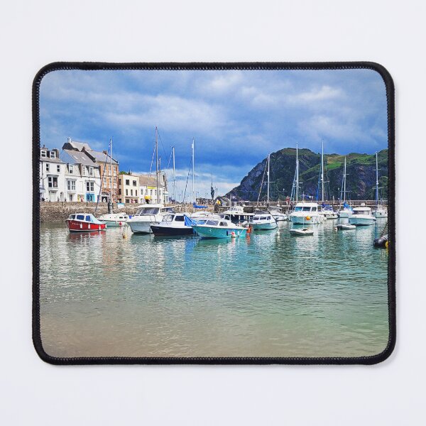 Aperçu de l'œuvre Bateaux à quai - Ilfracombe, North Devon créée et vendue par Love where you live.