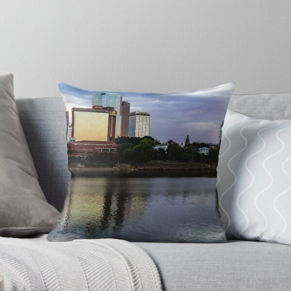 Artikelvorschau, Arkansas River und Lichter der Stadt entworfen und verkauft von Delta Soulwear.