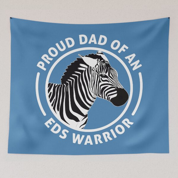 Aperçu de l'œuvre Fier papa d'un formidable guerrier atteint du syndrome d'Ehlers-Danlos créée et vendue par Designs by Jesabee.
