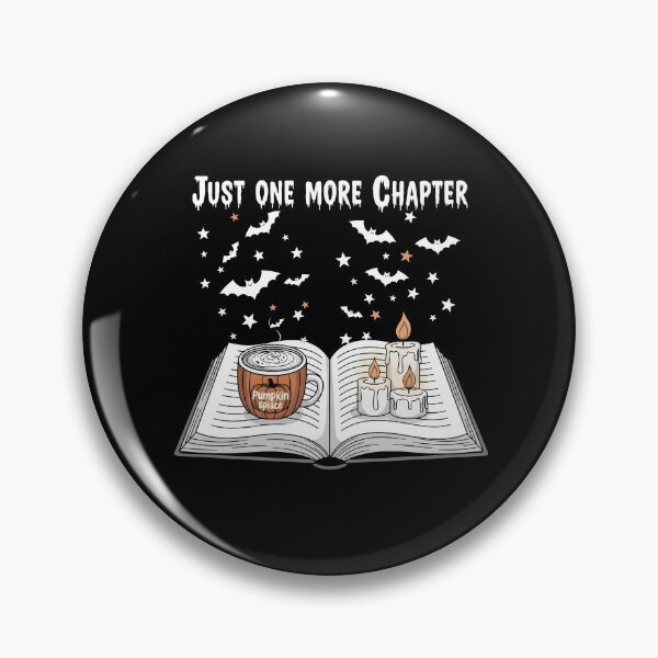 Artikelvorschau, Nur noch ein Kapitel Halloween Skelett Tee – Bookworm Spooky Tee entworfen und verkauft von wabeen.