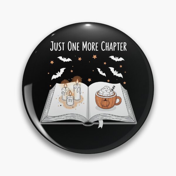 Artikelvorschau, Nur noch ein Kapitel Halloween Skelett Tee – Bookworm Spooky Tee entworfen und verkauft von wabeen.