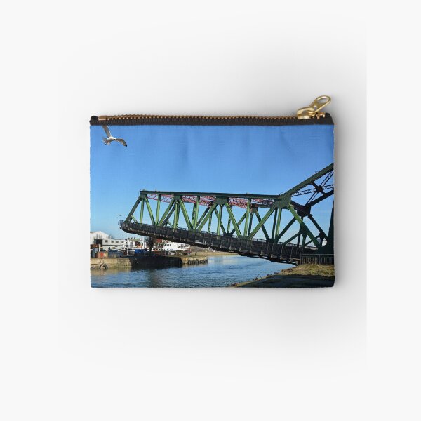 Aperçu de l'œuvre Duke Street Bridge - Quais de Birkenhead - Royaume-Uni créée et vendue par Frank  Irwin.