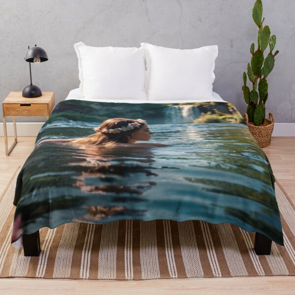 Artikelvorschau, A Victorian Woman’s Swim in Nature’s Flow entworfen und verkauft von BlareBlare.