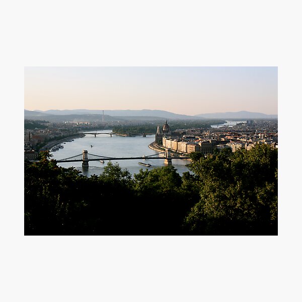 Artikelvorschau, Budapest entworfen und verkauft von Katie Gill.