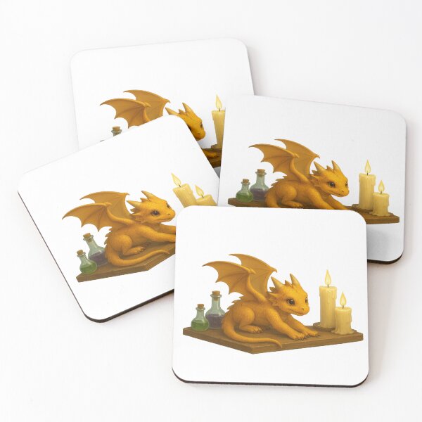 Artikelvorschau, Goldener Babydrache mit Kerzen und Zaubertränken entworfen und verkauft von Hatchling Hollow.
