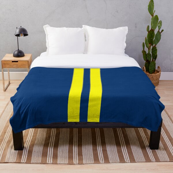 Artikelvorschau, Doppelte Rennstreifen – großer Abstand (Gelb – Guardsmans-blauer Hintergrund) entworfen und verkauft von Racing Stripes Only.