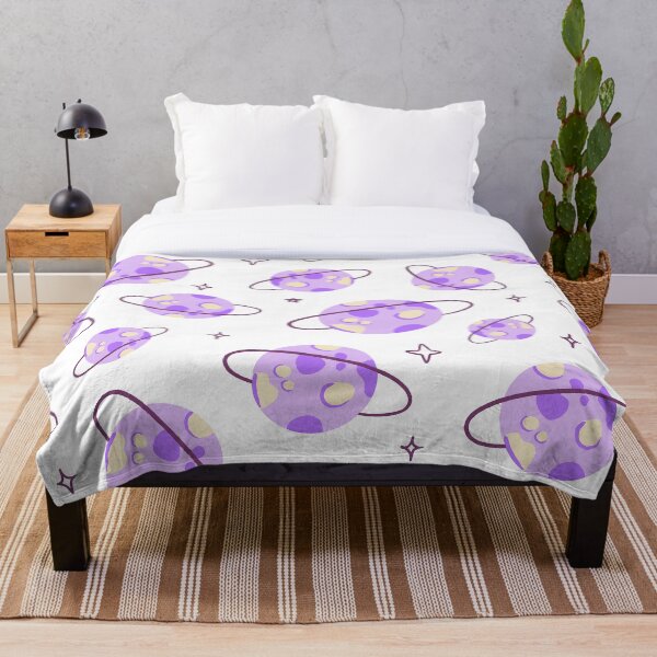 Artikelvorschau, Lila Planeten und Sterne Muster entworfen und verkauft von Farissa Designs.