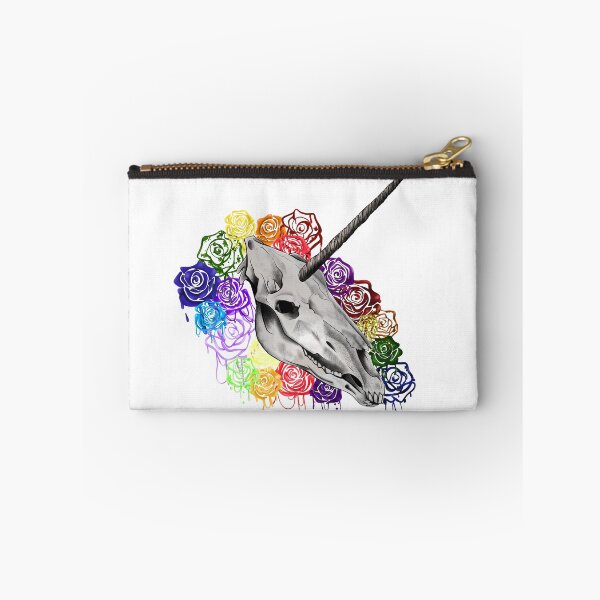 Aperçu de l'œuvre Crâne de licorne avec roses arc-en-ciel – Art fantastique sombre créée et vendue par PinklePiCreates.