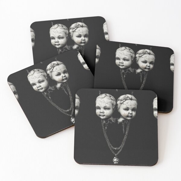 Artikelvorschau, Creepy Doll Head Necklace – Halloween Jewelry Illustration entworfen und verkauft von Antik by Schulz.