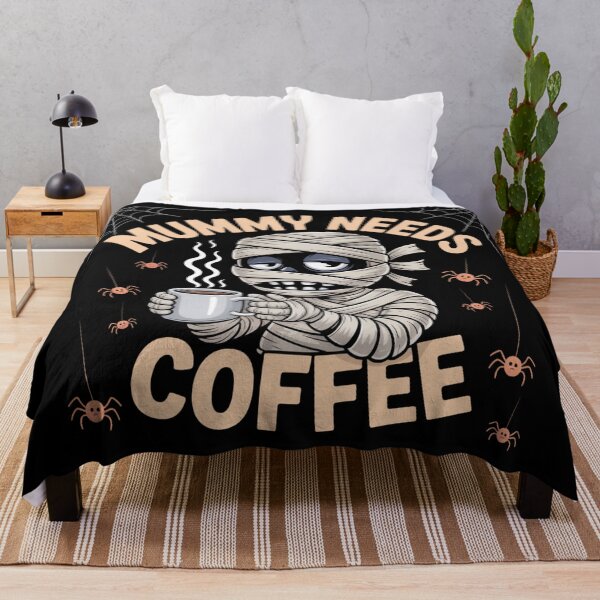 Aperçu de l'œuvre Maman a besoin de café : un t-shirt amusant et coloré pour les amateurs de café. Pour les fêtes d'Halloween. créée et vendue par Grang Art Artistic Designs.