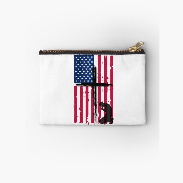 Artikelvorschau, Ich stehe für die Flagge und knie vor dem Kreuz nieder entworfen und verkauft von Canvations.
