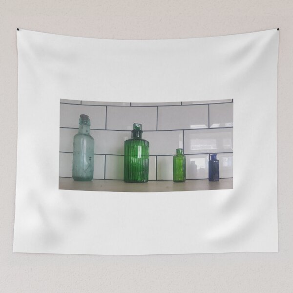 Artikelvorschau, Grüne Glasflaschen entworfen und verkauft von Designs by Helen.