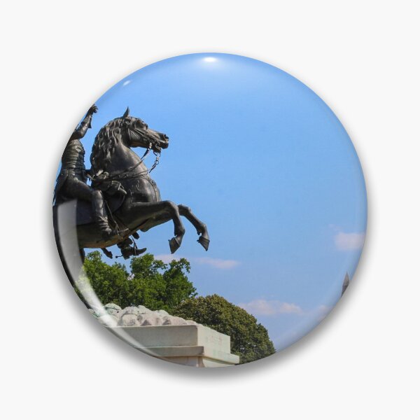 Aperçu de l'œuvre Statue d'Andrew Jackson avec la Maison Blanche en arrière-plan créée et vendue par pandjboi.