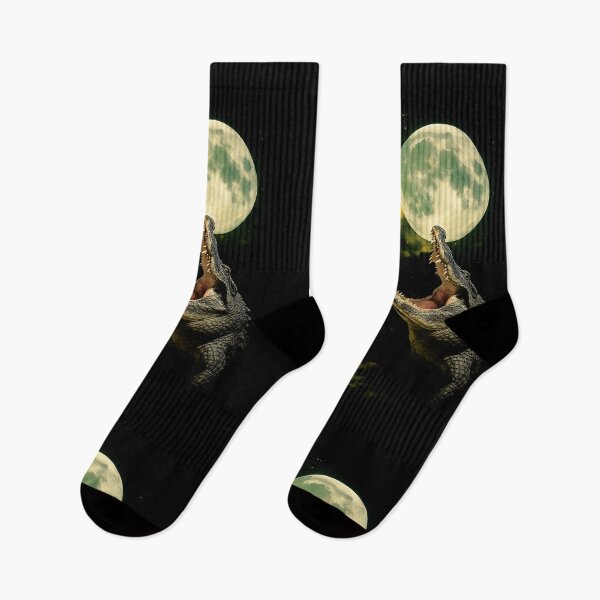 Artikelvorschau, Drei Krokodile Vollmond Meme Shirt entworfen und verkauft von SassCity.