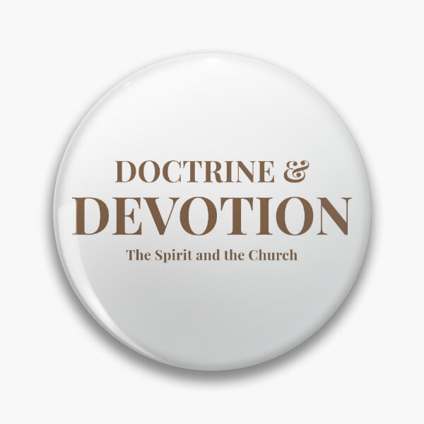 Artikelvorschau, „DOCTRINE & DEVOTION“ in großen Großbuchstaben mit Serifen, in warmem Braun auf tiefschwarzem Hintergrund entworfen und verkauft von TheWORDZ.