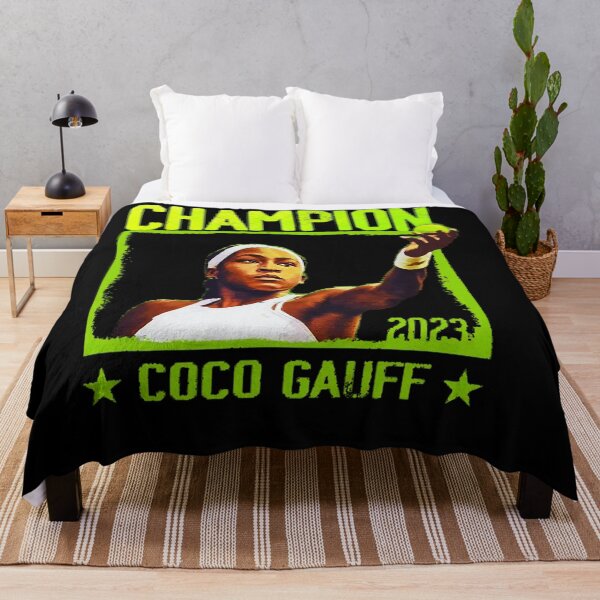 Artikelvorschau, Retro Tennis Legende Spieler Champion 90er Sport Mädchen entworfen und verkauft von Garment-Pressu.