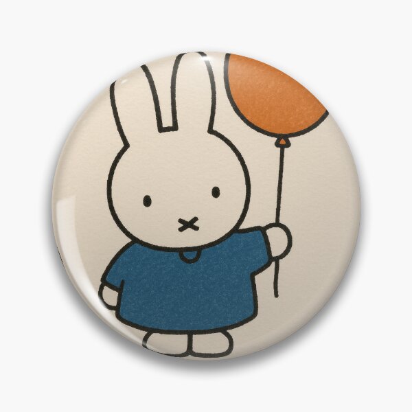Aperçu de l'œuvre Miffy tenant un ballon jaune créée et vendue par Cozy Moss Studio.