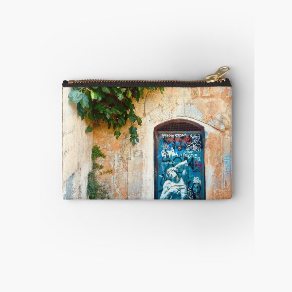 Artikelvorschau, Straßenkunst in Matera, Basilikata, Italien entworfen und verkauft von 3 Funky Broads.