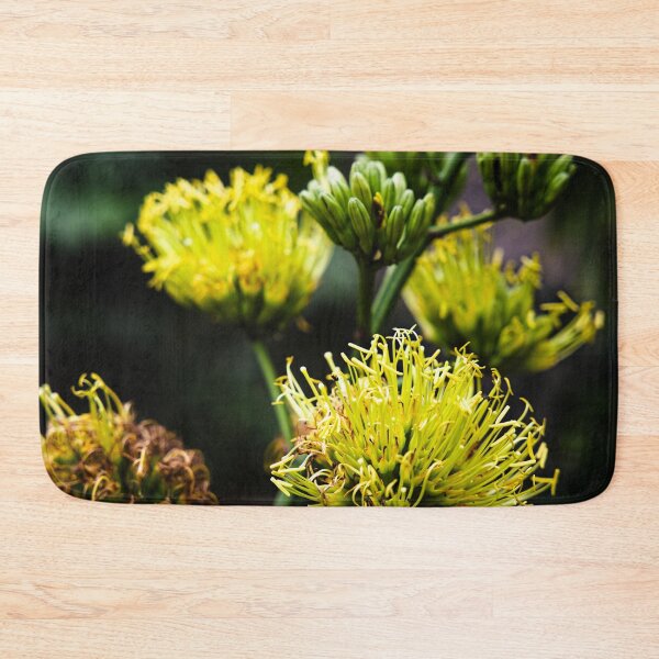 Artikelvorschau, Leuchtend exotische gelbe Blumen im Herzen der Natur von Bogor entworfen und verkauft von franck380.