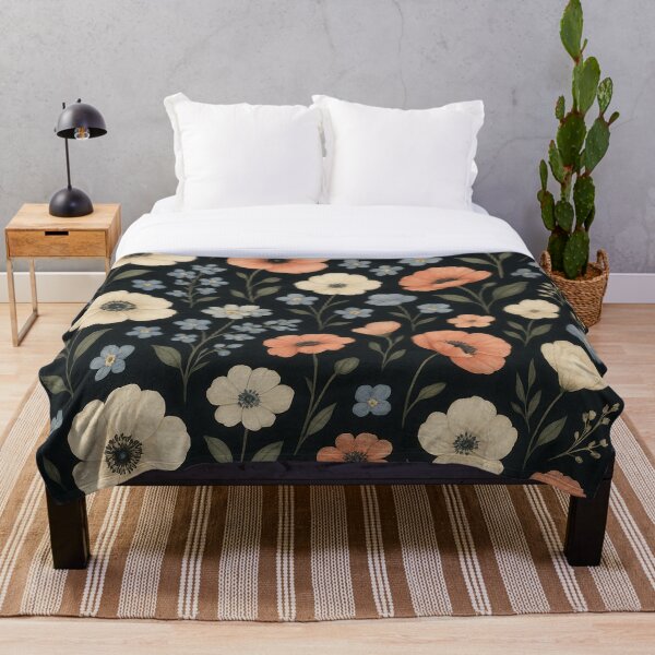 Aperçu de l'œuvre Motif floral crème et pêche sur fond noir – Aquarelle créée et vendue par PixelExpressStudio.