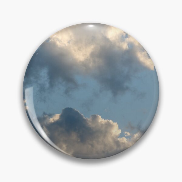 Artikelvorschau, Wolken am Himmel mit durchscheinendem Sonnenlicht entworfen und verkauft von kenedyraemedia.