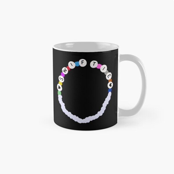 Aperçu de l'œuvre Bracelet d'amitié Swiftie créée et vendue par cleoangelalc.