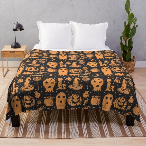 Aperçu de l'œuvre Tapisserie murale amusante avec motifs effrayants de fantômes, chauves-souris, bougies et citrouilles d'Halloween créée et vendue par FestivityFinds.